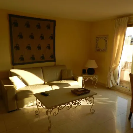 2 Pieces Standing Au Coeur De Saint-tropez דירה סן טרופז